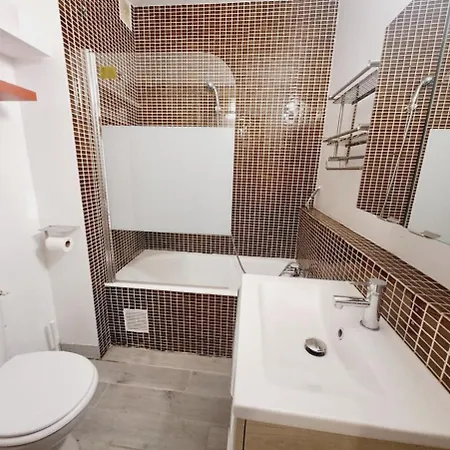 Appartement Joli A Deux Pas De La *